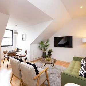 Joivy Luxury Flat Near Castle Apartment